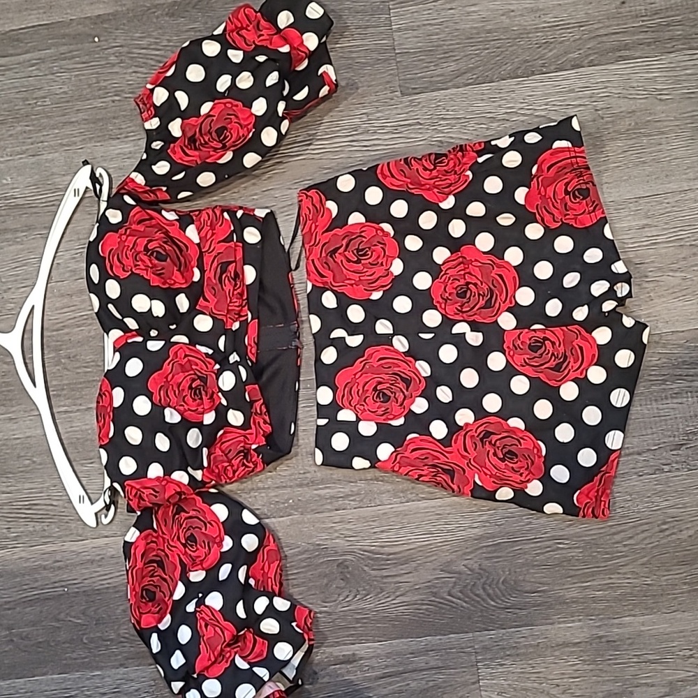 Polka dot/ Rose Set
